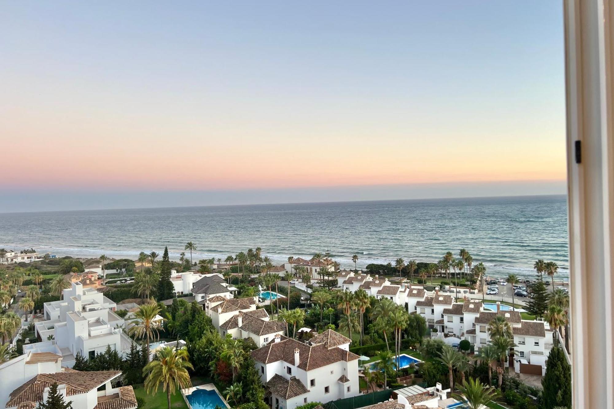 Marbella Beachfront - Beachside Apartment With Stunning Sea Views Buitenkant foto